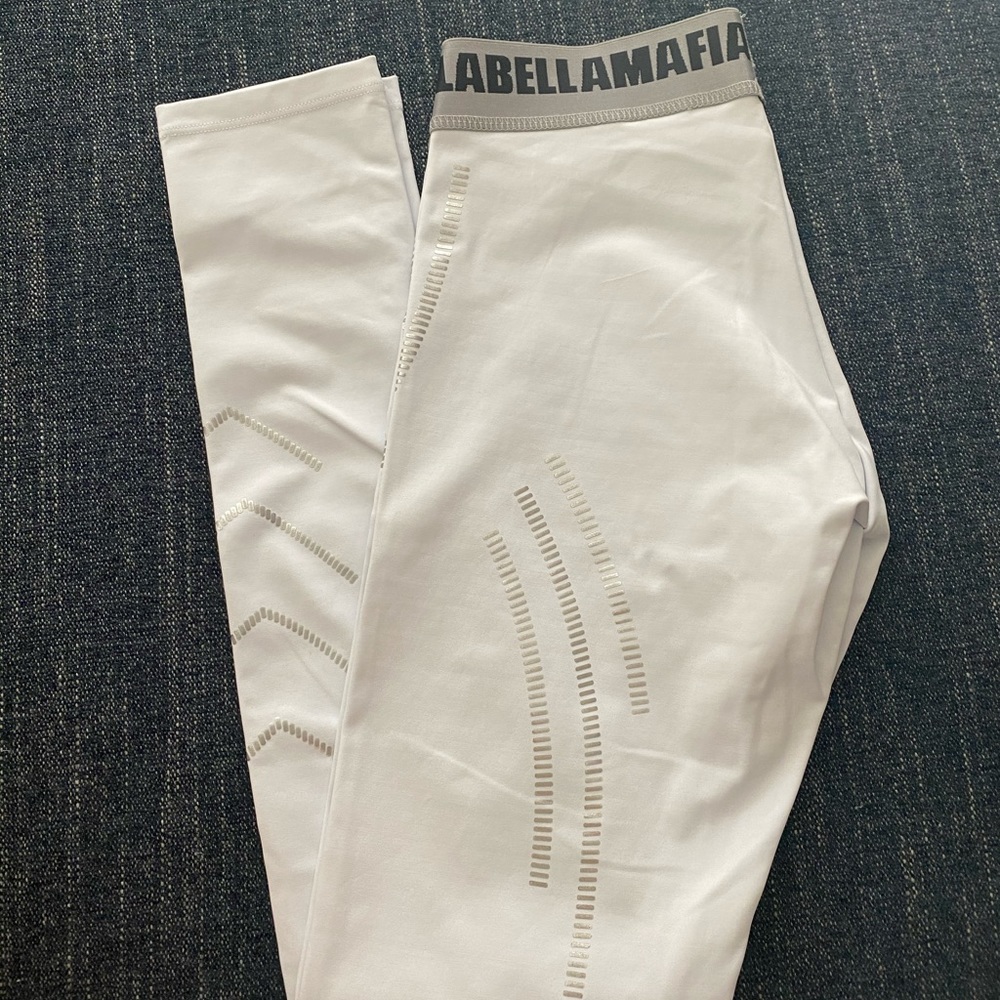 NWOT Labella Mafia White leggings